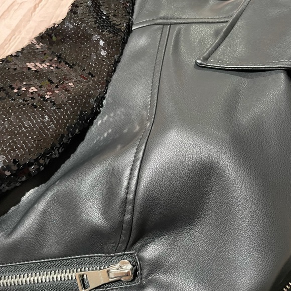 Black leather jacket, size small. - Picture 5 of 5